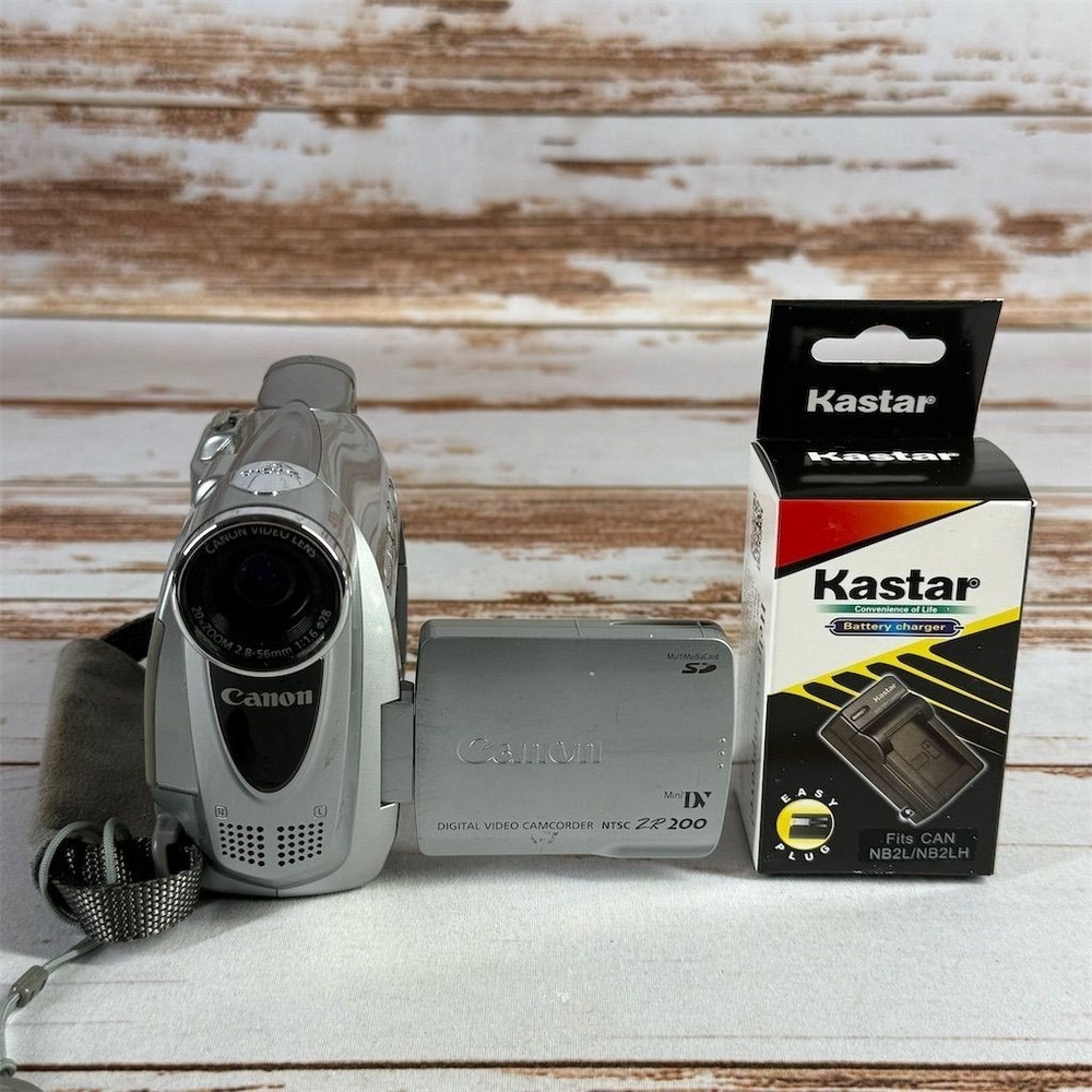 Canon ZR200 MiniDV Camcorder 400x Zoom LCD AV Connectivity For Parts – Used